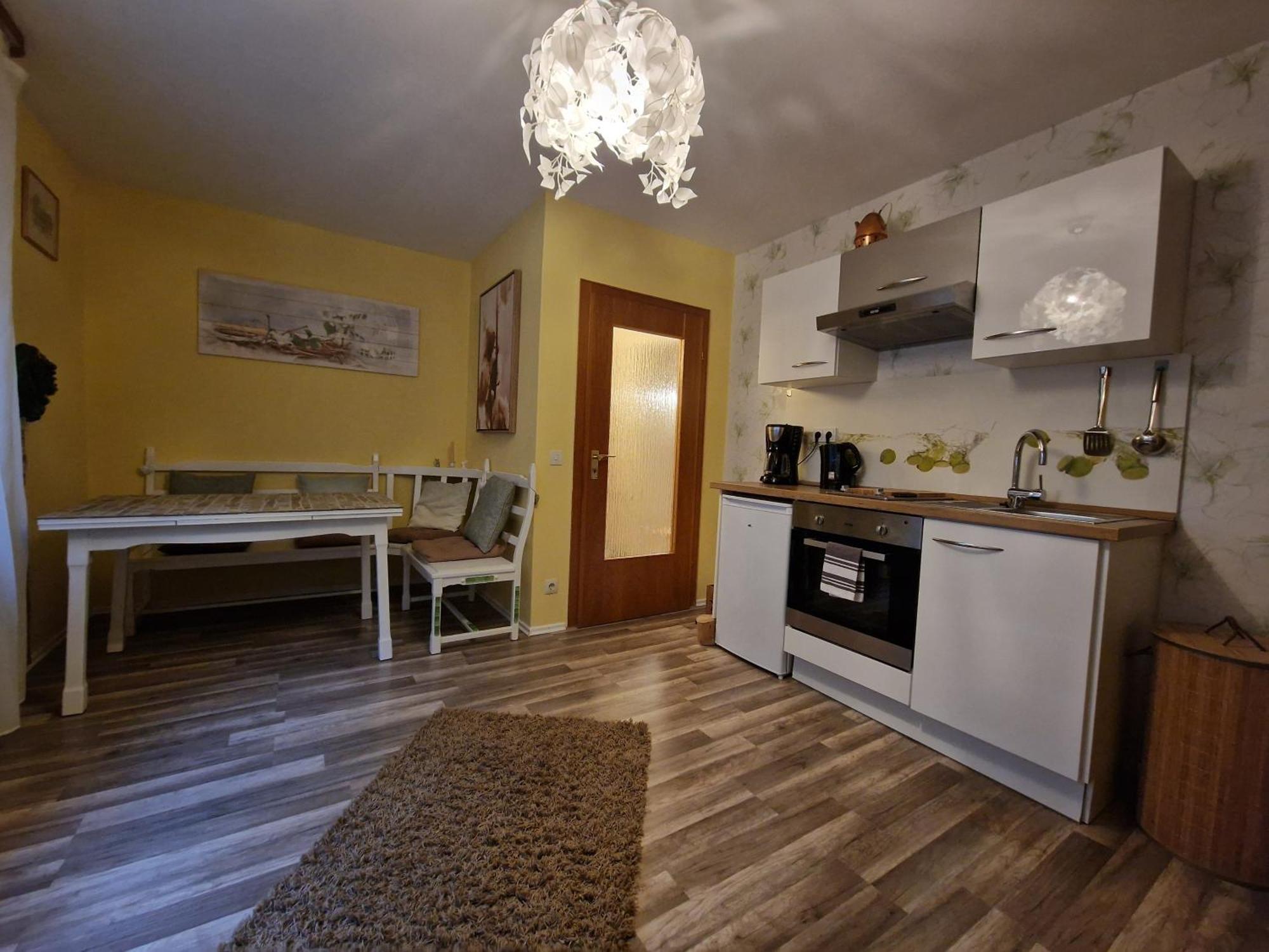 Marburg Apartment Pfiffige Luisa In Ruhiger Waldrandlage Mit Balkon Und Wintergarten Екстериор снимка