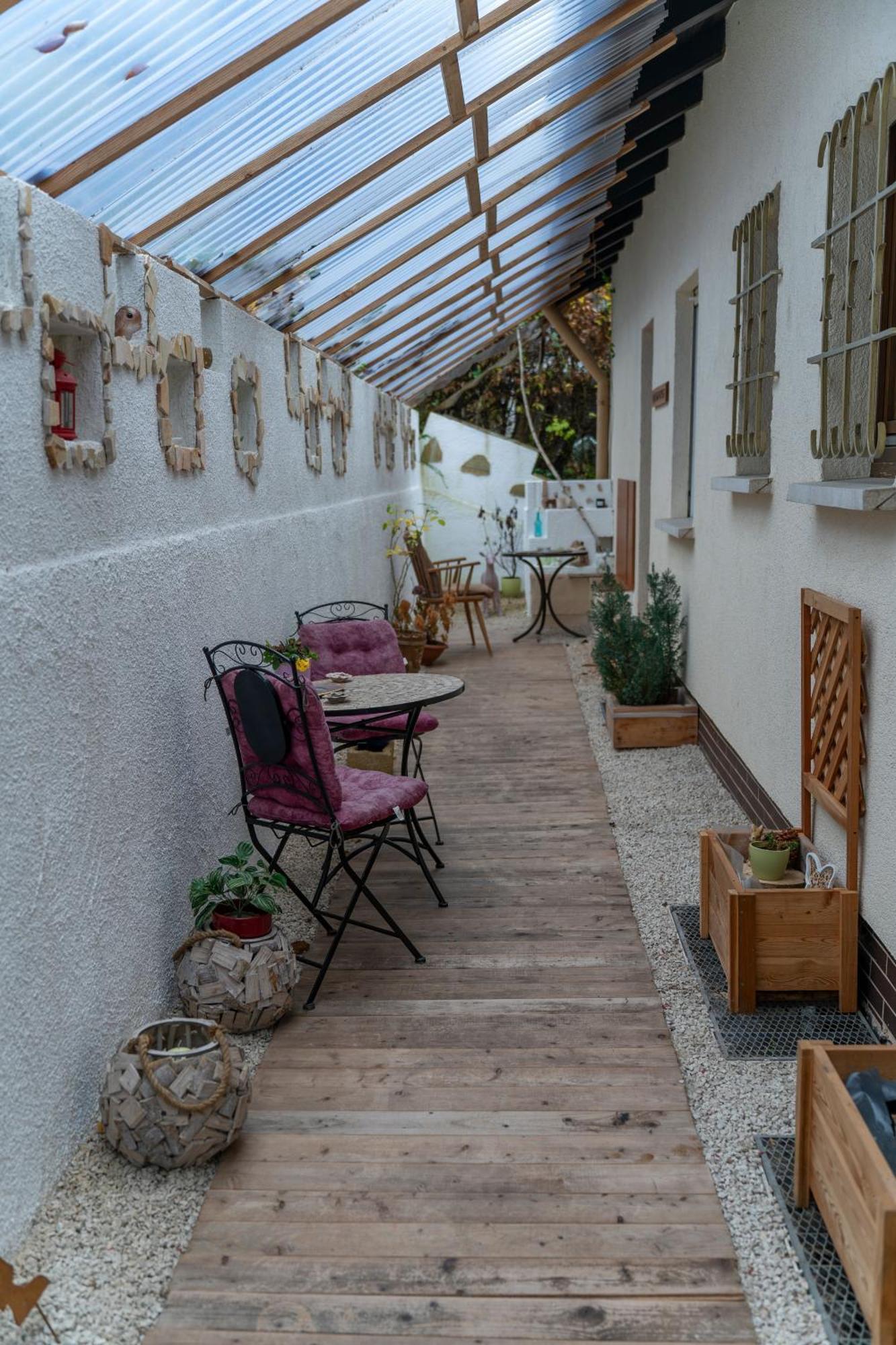 Marburg Apartment Pfiffige Luisa In Ruhiger Waldrandlage Mit Balkon Und Wintergarten Екстериор снимка