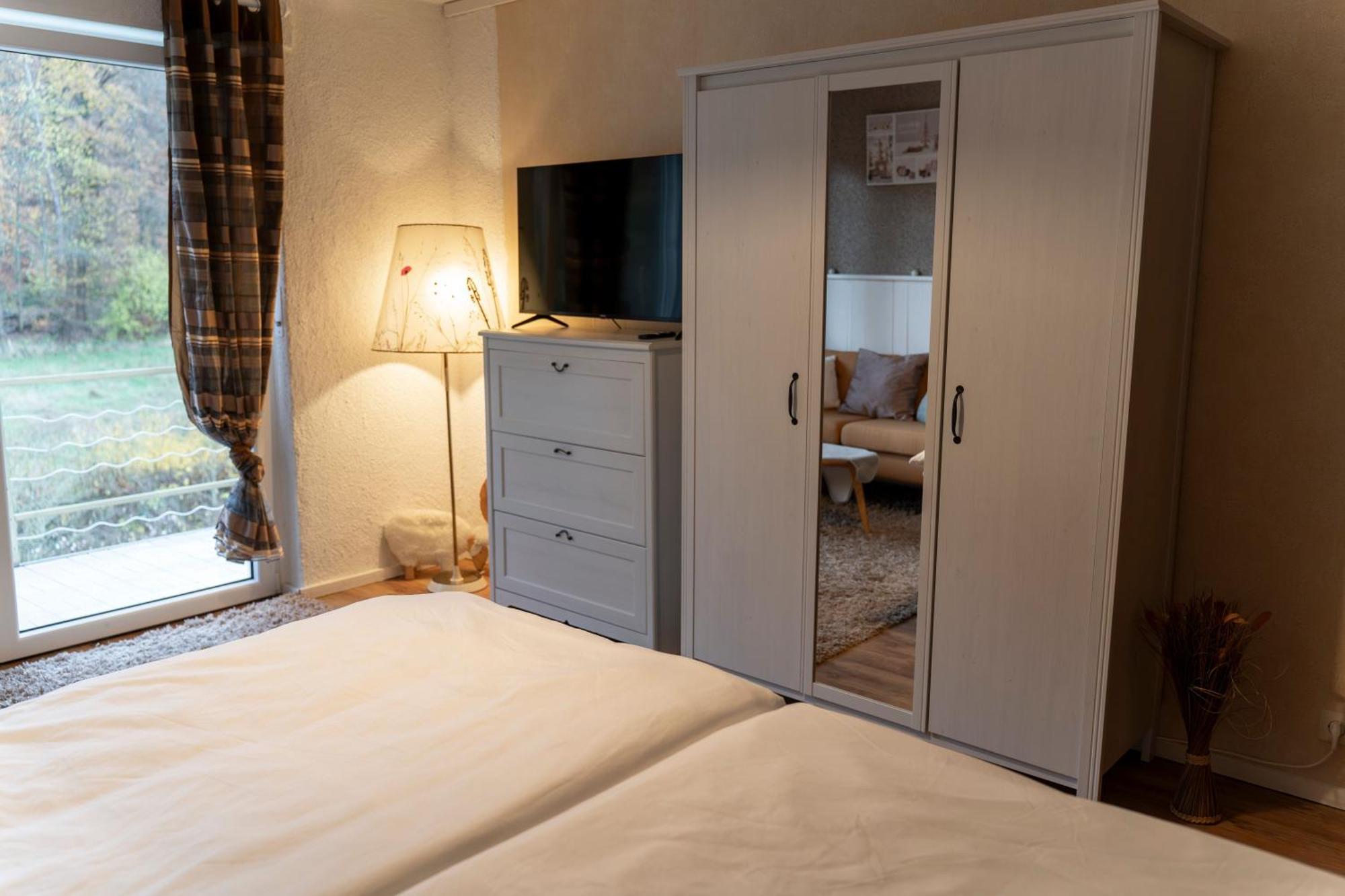Marburg Apartment Pfiffige Luisa In Ruhiger Waldrandlage Mit Balkon Und Wintergarten Екстериор снимка