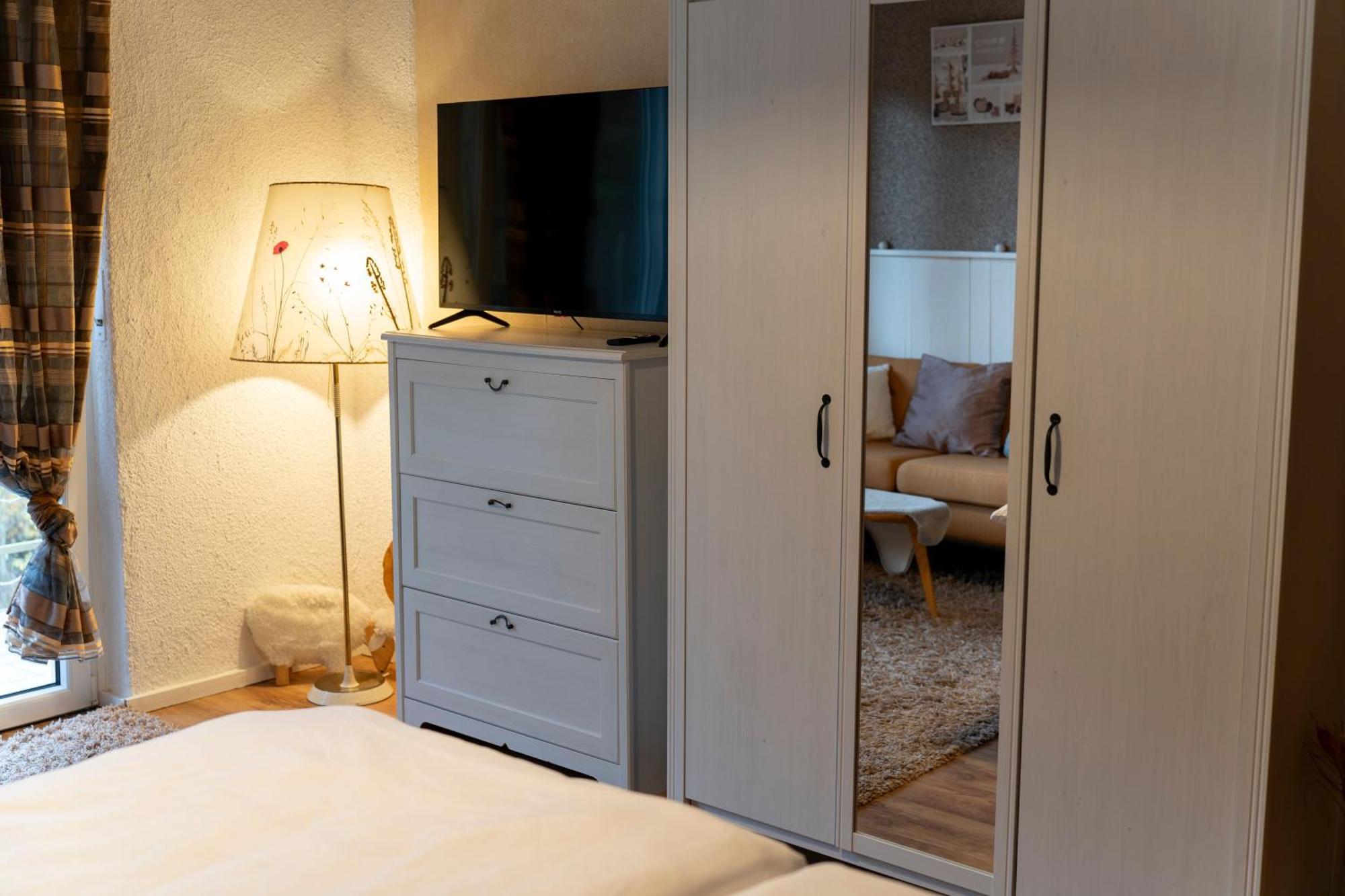 Marburg Apartment Pfiffige Luisa In Ruhiger Waldrandlage Mit Balkon Und Wintergarten Екстериор снимка